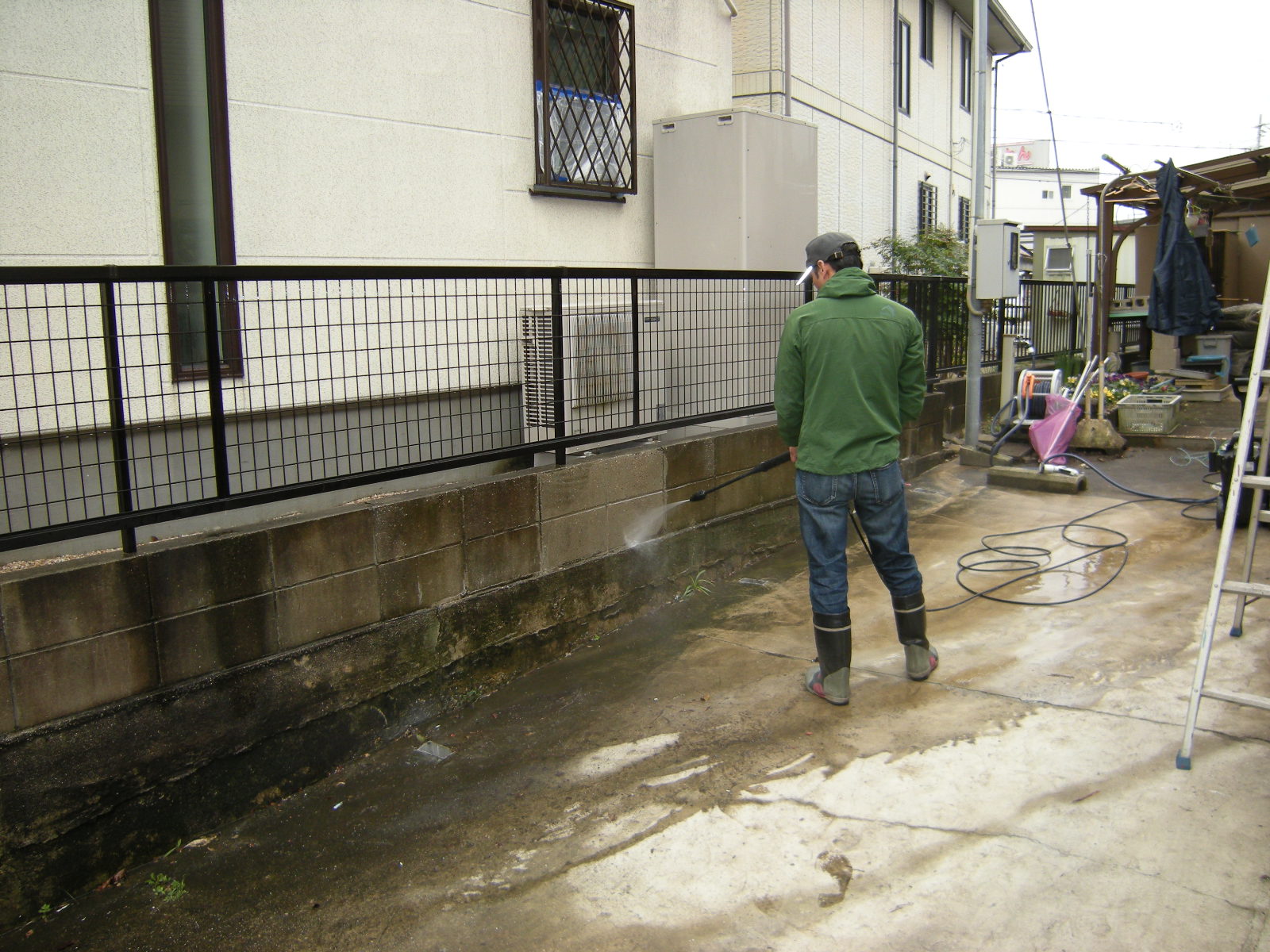 大阪市 高圧洗浄 外壁 高圧洗浄機 コンクリ レンガ ブロック 車庫 玄関 門柱